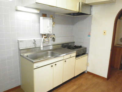 Kitchen. Two-burner gas stove can be installed kitchen