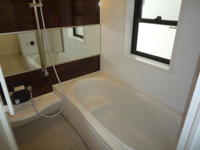 Bathroom. Organic glass-based artificial marble bathtub ・ Unit bus of 1 pyeong type with 200V bathroom ventilation dryer Indoor (September 2013) Shooting