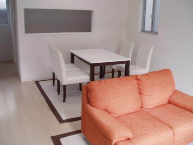 Same specifications photos (living)