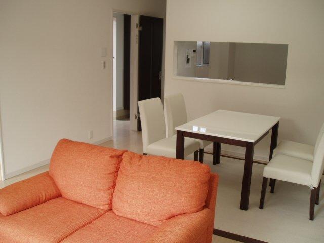 Same specifications photos (living)