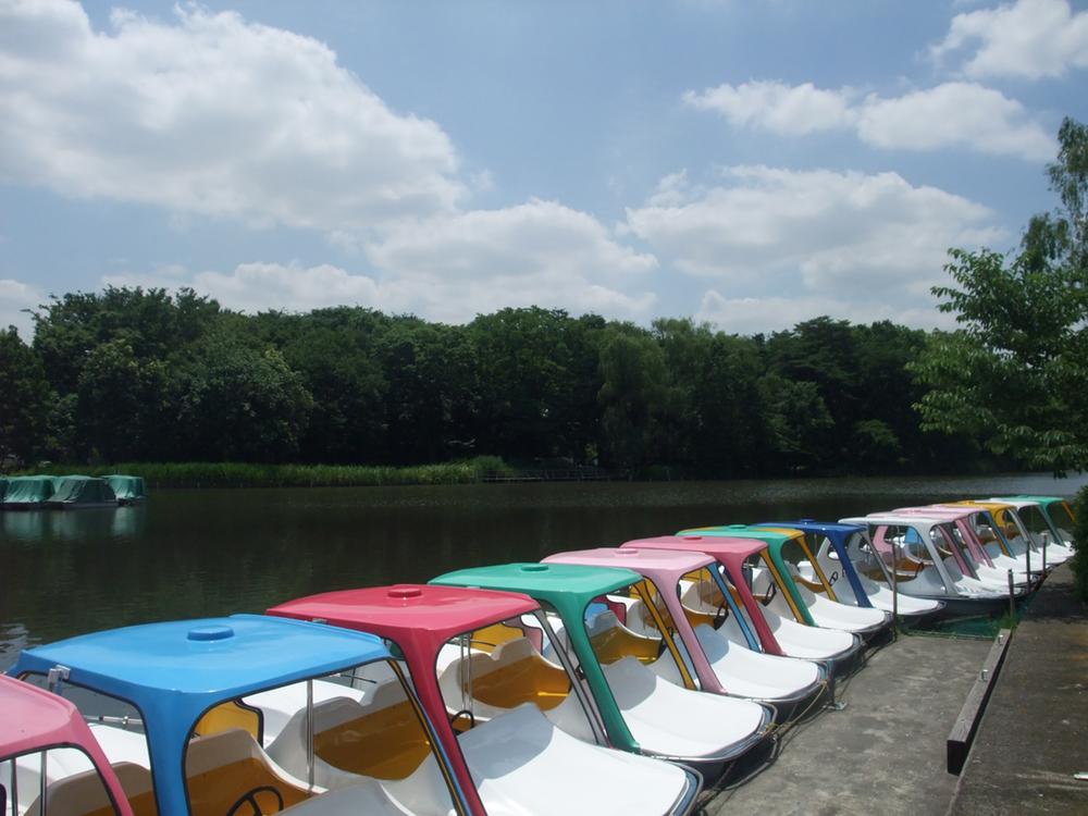 park. Metropolitan Shakujii Park boat pond