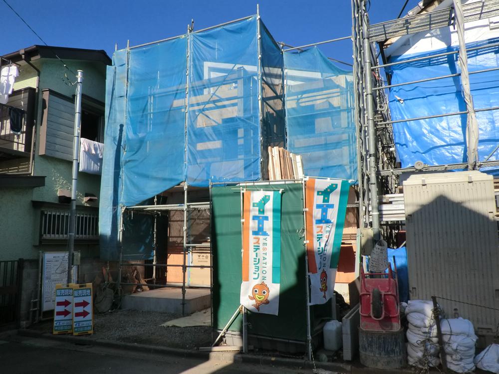 Local appearance photo. It contains the site (December 2013) shooting sash, Building appearance has been completed. 