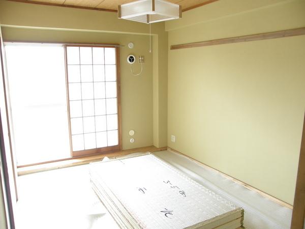 Other room space. Tatami will be replaced before occupancy. 