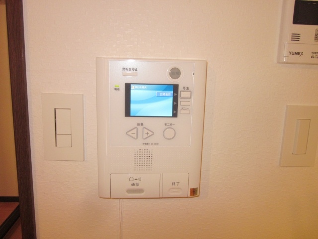 Security. With state-of-the-art TV monitor intercom