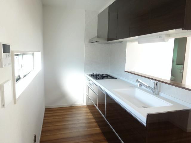 Kitchen. Indoor (12 May 2013) Shooting