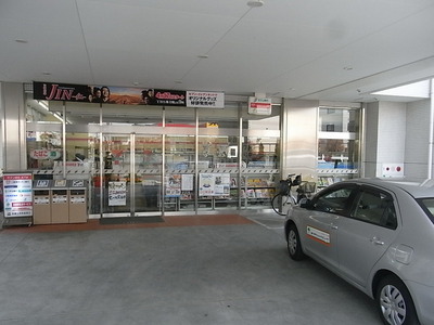 Convenience store. 1m to Seven-Eleven (This apartment first floor) (convenience store)