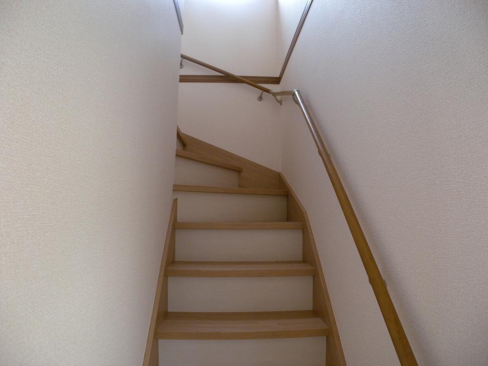 Same specifications photos (Other introspection). Same specifications: is equipped with a handrail to the stairs, Peace of mind effortlessly up and down the.