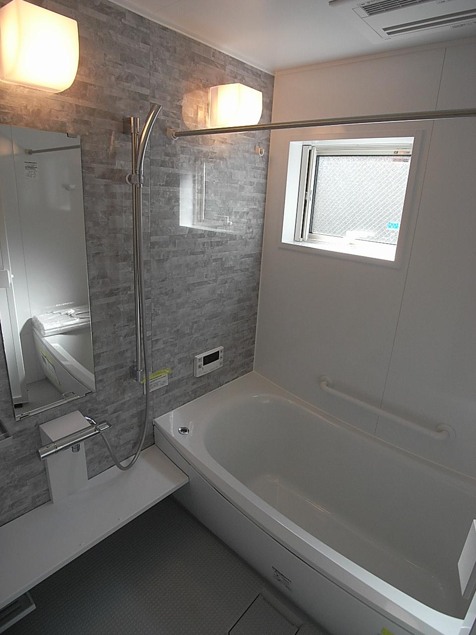 Bathroom. Local (10 May 2013) Shooting