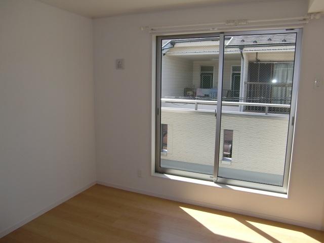 Non-living room. The second floor is the north-west of Western-style.