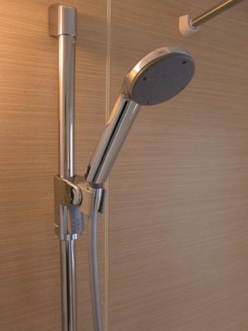 Bathroom. Shower Big nozzle. Hook that can change the slide hook and the angle is very convenient.