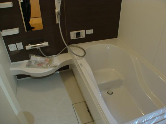 Same specifications photo (bathroom)