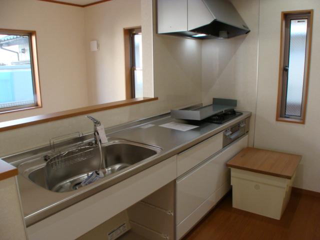 Same specifications photo (kitchen)