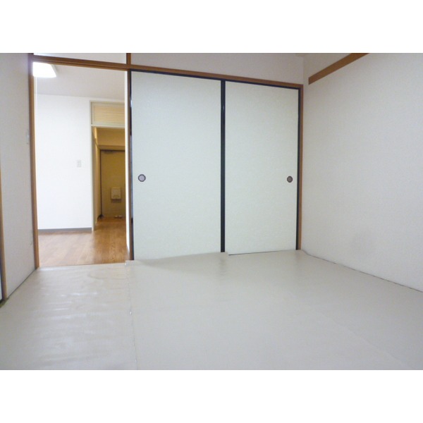 Other room space. Japanese-style room also facing south