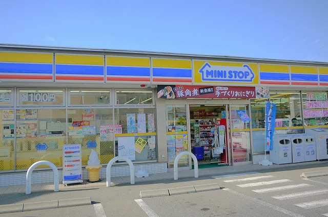 Convenience store. MINISTOP Oizumigakuen south exit store (convenience store) up to 10m