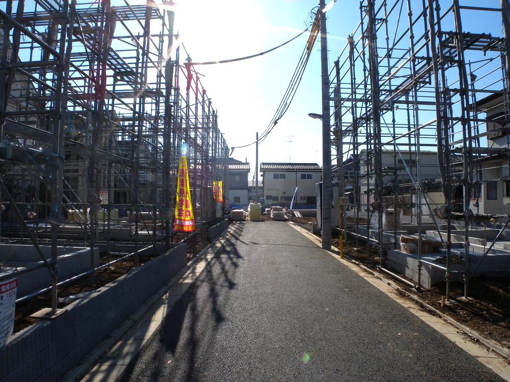 Local photos, including front road. The end is also foundation work, And the future completion of framework. Goodness of per yang, etc., Please have a look a local actually.  [Local (11 May 2013) Shooting]