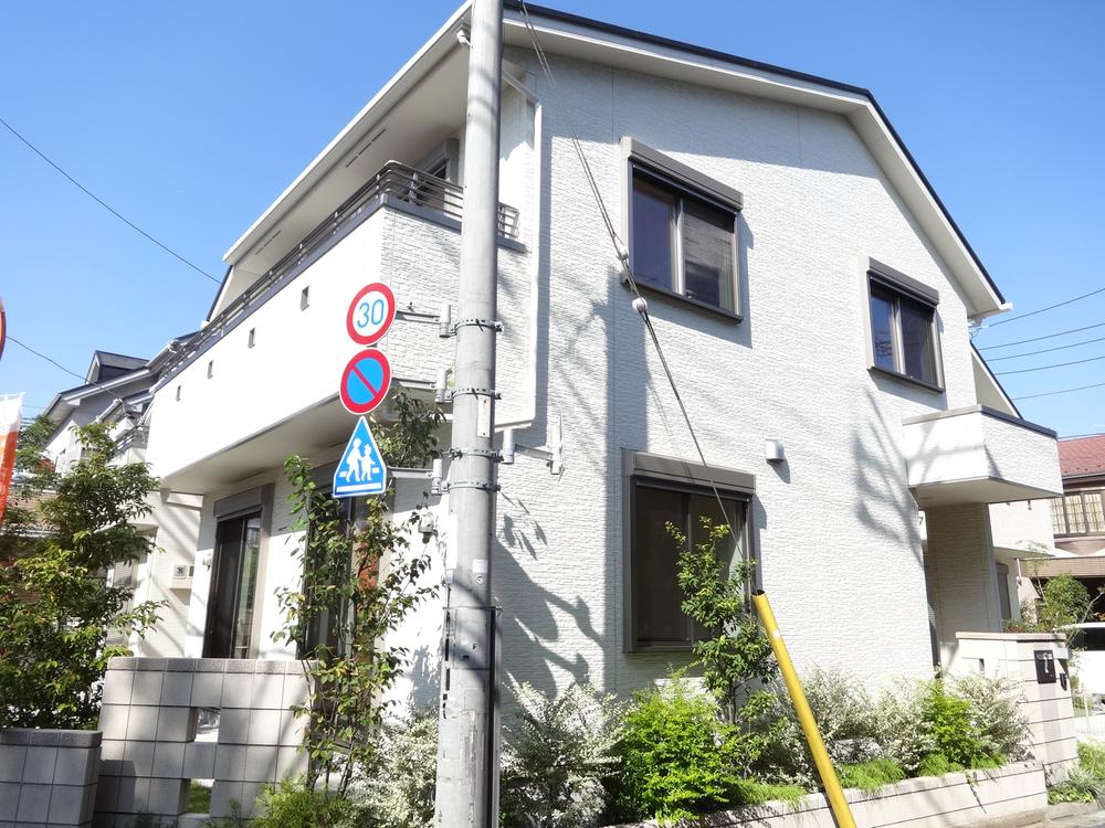 Local appearance photo. Local (10 May 2013) Shooting