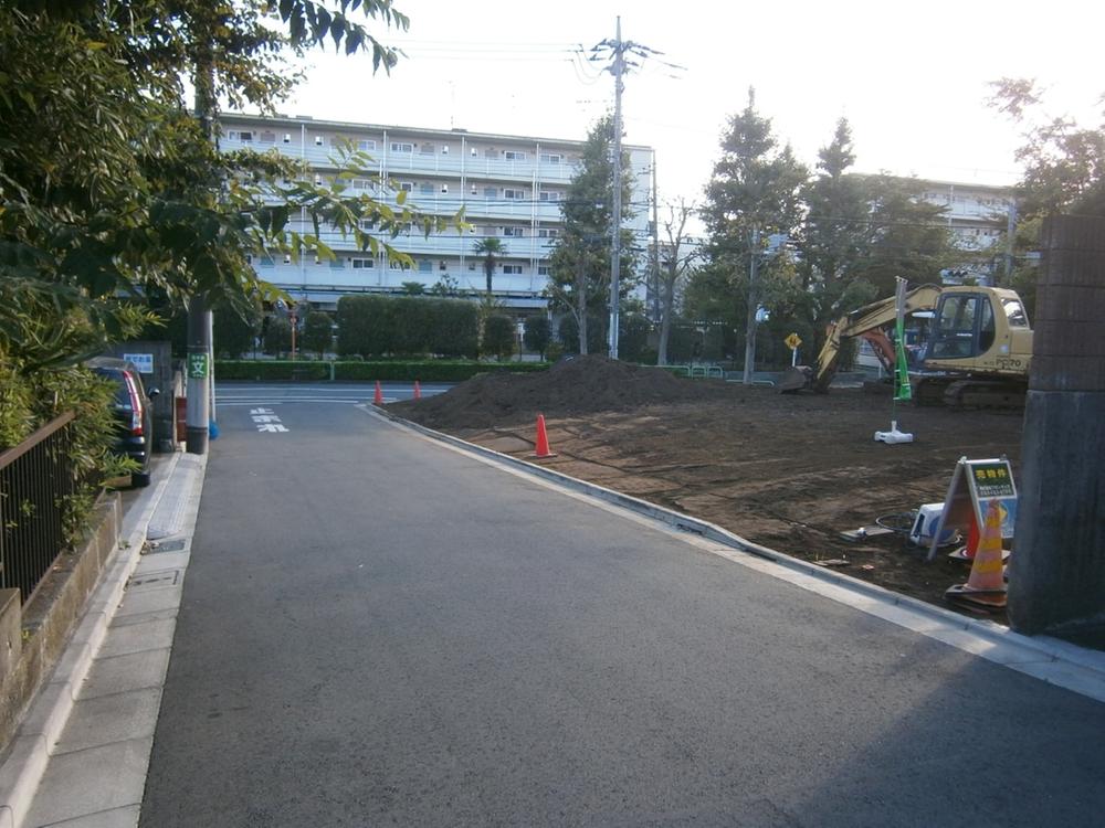 Local photos, including front road. Local (March 2013) Shooting