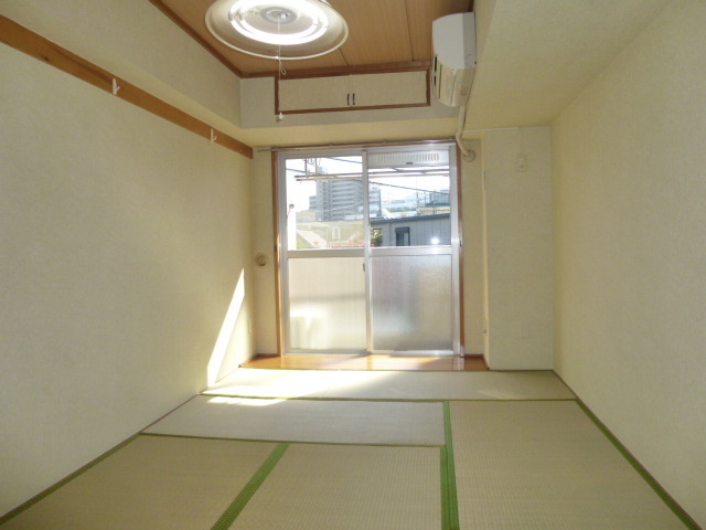 Living and room. Japanese-style room 8.3 quires