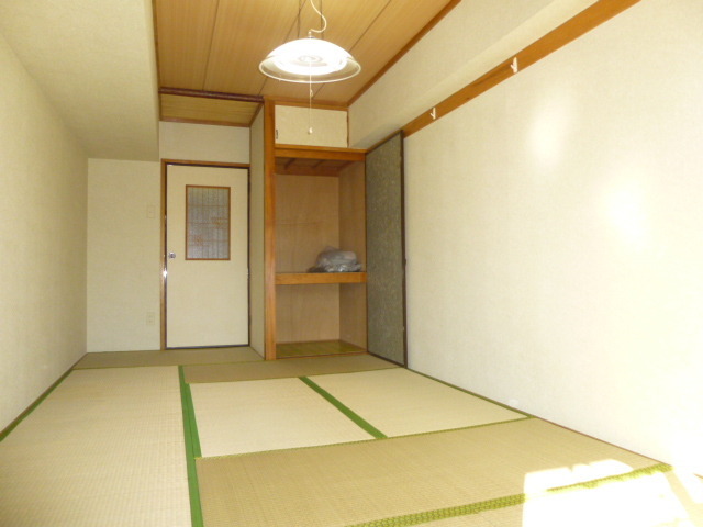 Living and room. Japanese-style room 8.3 quires