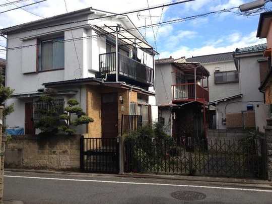 Local land photo. Local photo per day is good. Neighborhood is quiet of the first kind low-rise exclusive residential area