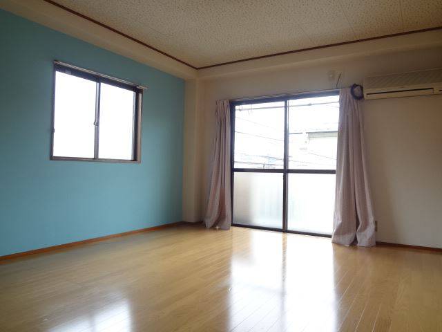 Living and room