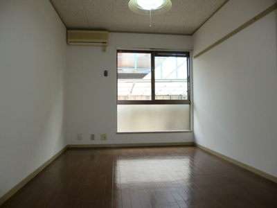 Living and room. Beautiful Western-style 6 tatami rooms