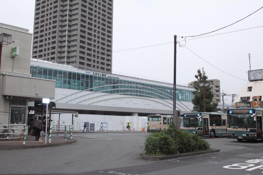 station. Until Shakujiikoen up to 380m Ikebukuro direct 15 minutes Up first train 4:33, Last train 0:17 Down first train 5:17, Last train 1:03