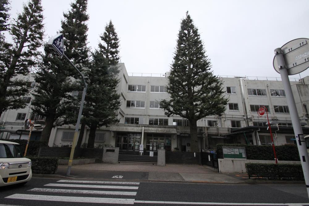 Junior high school. It is free and open ethos of the school and 803m bright relaxed until Nerima Shakujii Junior High School
