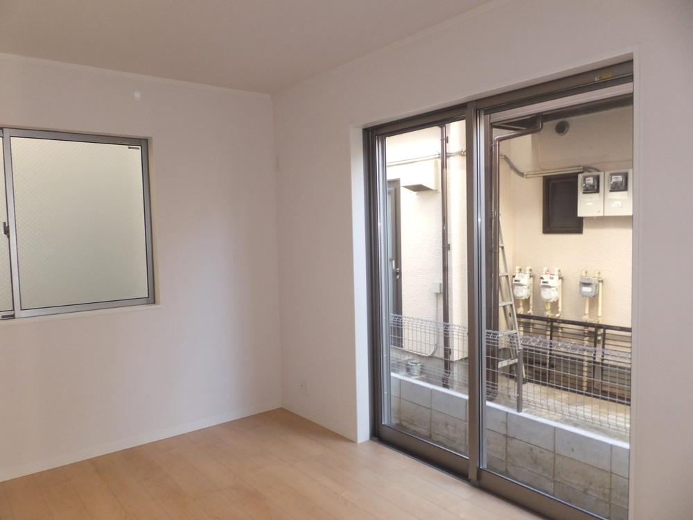 Non-living room. Local (13 December) shooting