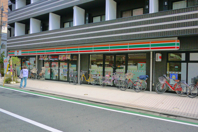 Convenience store. Seven-Eleven Suginami rush 2-chome up (convenience store) 629m