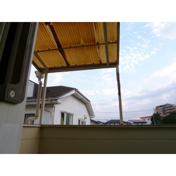 Balcony. Laundry Storage roof