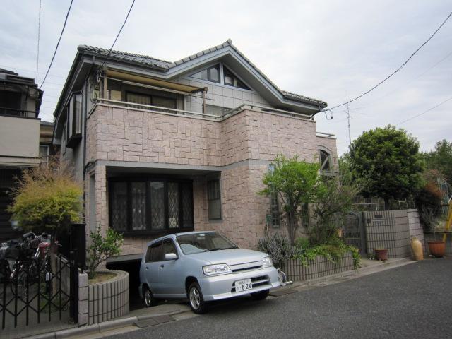 Local appearance photo. Local (May 2013) Shooting Front runway because of the width 6M, Parking also can be done easily. Traffic other than those who are resident is almost no, Zenshitsuminami is facing does not become totally care, such as eyes in the direction of passers.