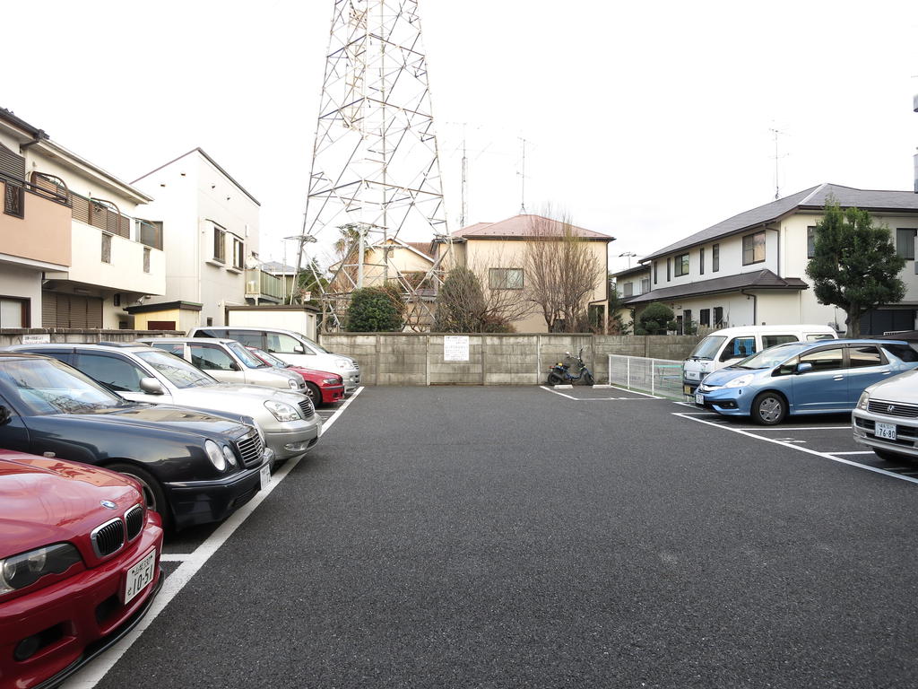 Parking lot. Flat ・ There is free