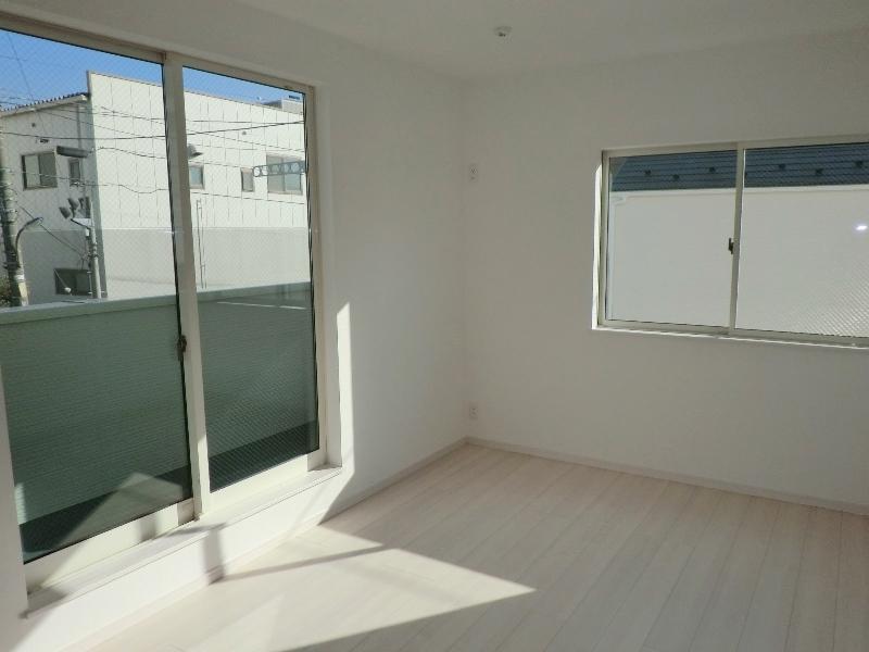 Non-living room. Local (11 May 2013) Shooting