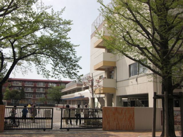 Primary school. Municipal 790m to Nerima third elementary school (elementary school)