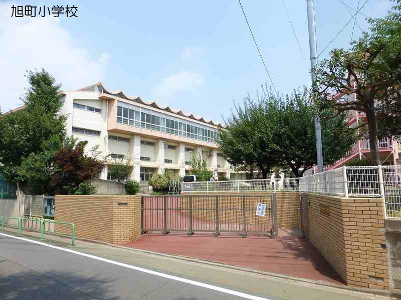 Primary school. 350m to Nerima TatsuAsahi cho Elementary School