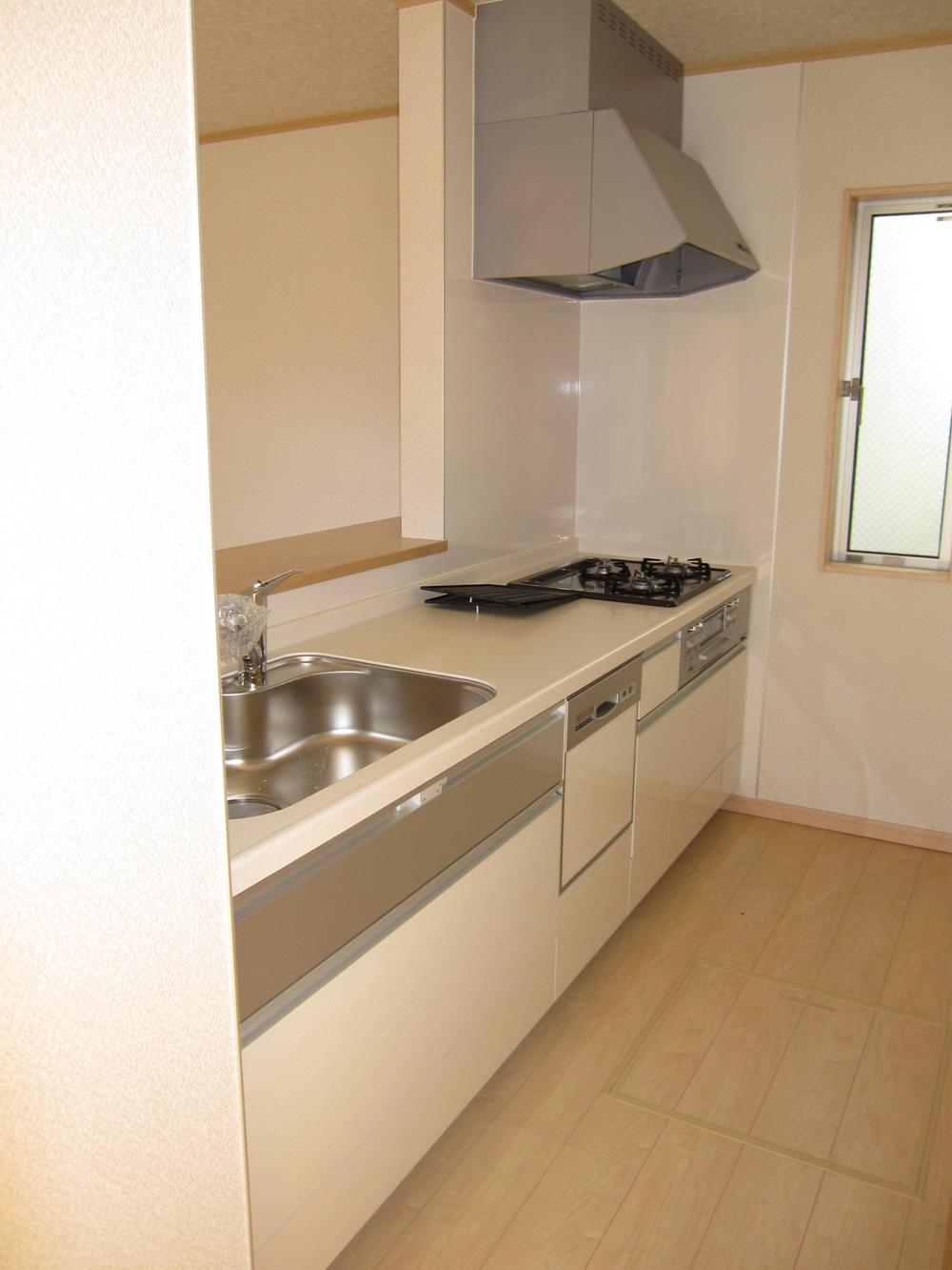 Kitchen. Indoor (12 May 2013) Shooting