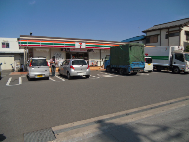 Convenience store. Seven-Eleven Nerima Takamatsu 3-chome up (convenience store) 462m