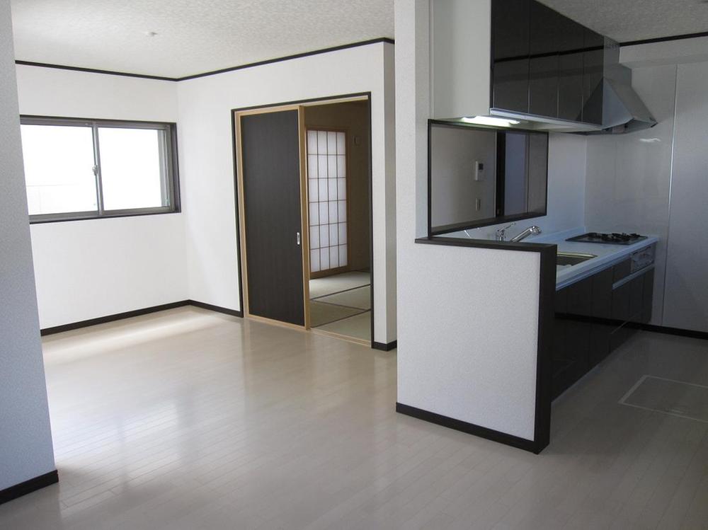 Same specifications photos (living)