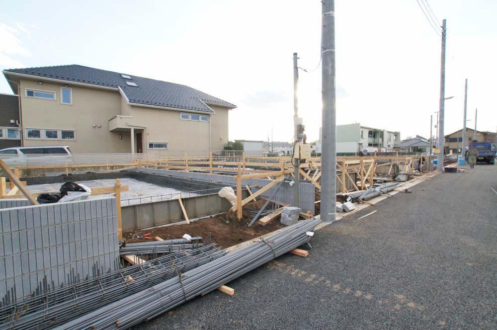 Local appearance photo. New road is 5m