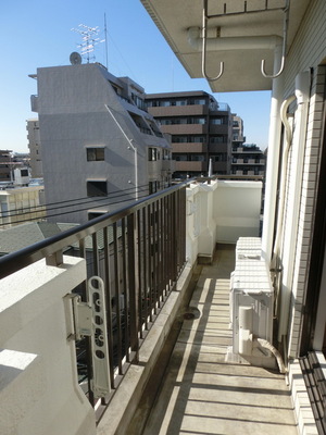 Balcony. balcony. Bright rooms. 