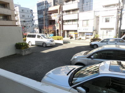 Other common areas. On-site parking. Monthly 20,000 yen. 