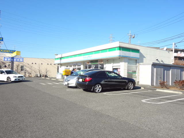 Convenience store. 728m to Family Mart (convenience store)