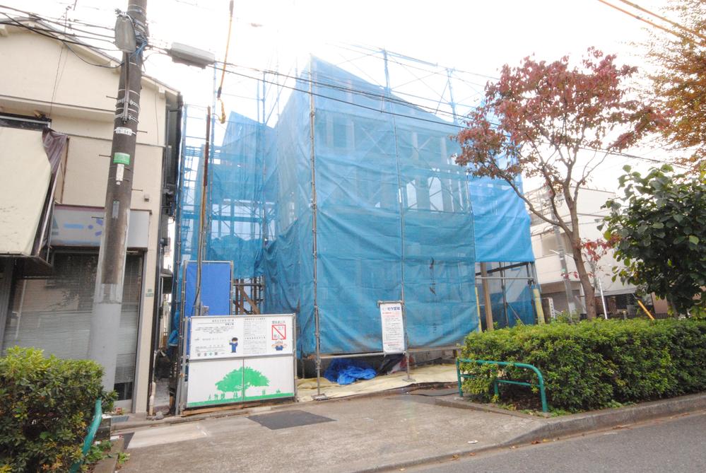 Local appearance photo. Local (11 May 2013) Shooting