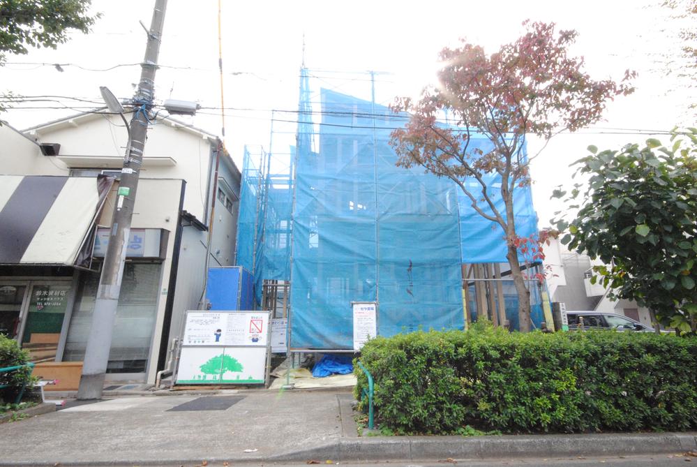 Local appearance photo. Local (11 May 2013) Shooting