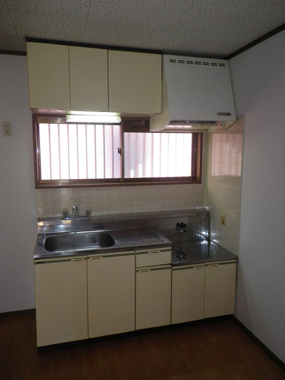 Kitchen. Two-burner gas stove can be installed type