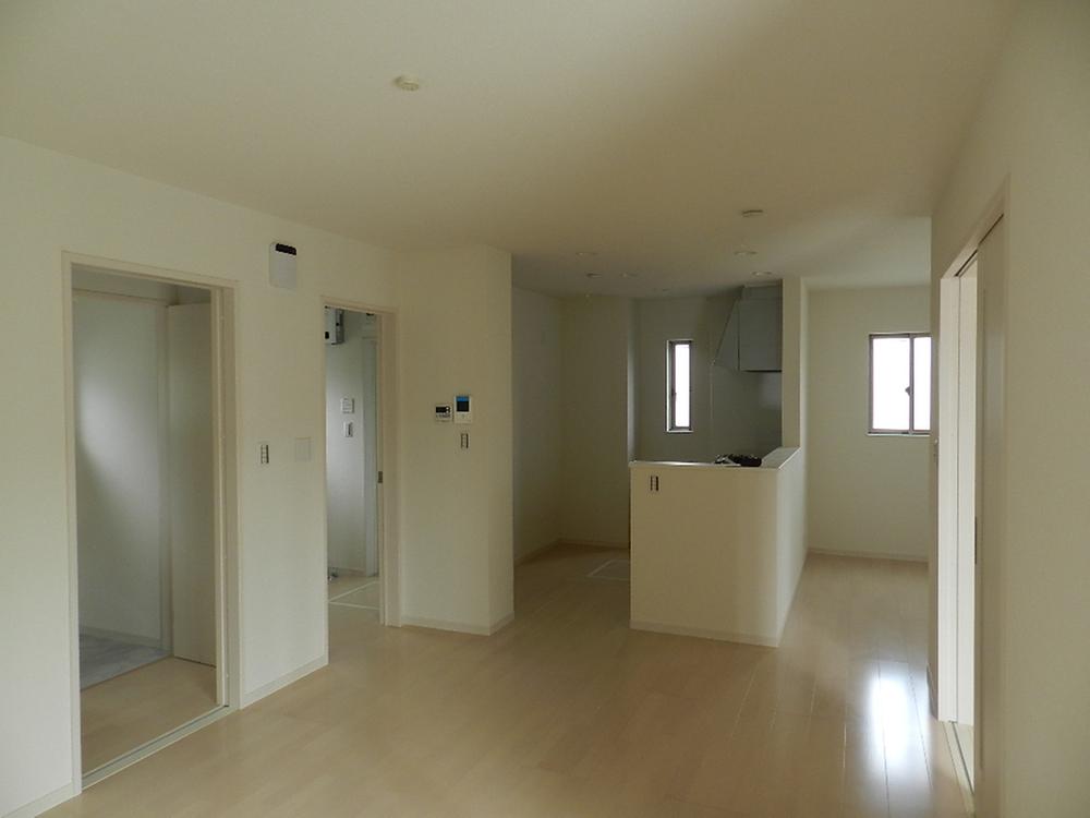 Same specifications photos (living). Same specifications, Floor heating equipment