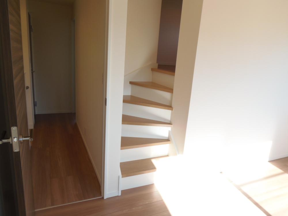 Receipt. Indoor (12 May 2013) Shooting Located on the third floor of the Western-style and try to climb up the stairs like a small rise. . . .