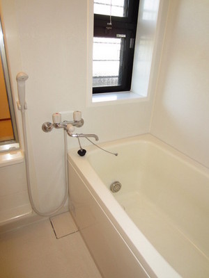 Bath. Reheating function with bathroom