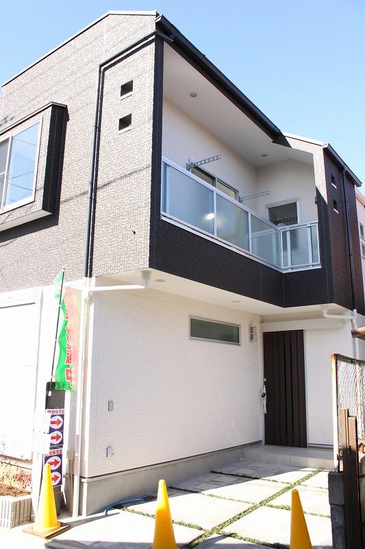 Local appearance photo. Local (11 May 2013) Shooting